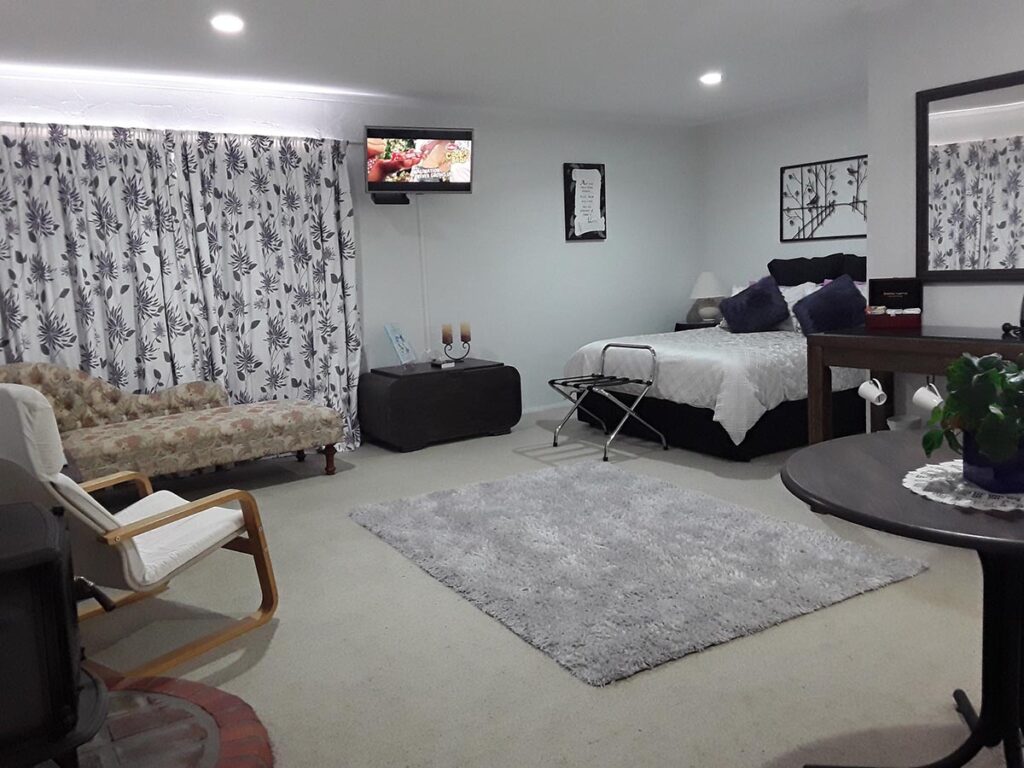 TreeTopsRoom_8